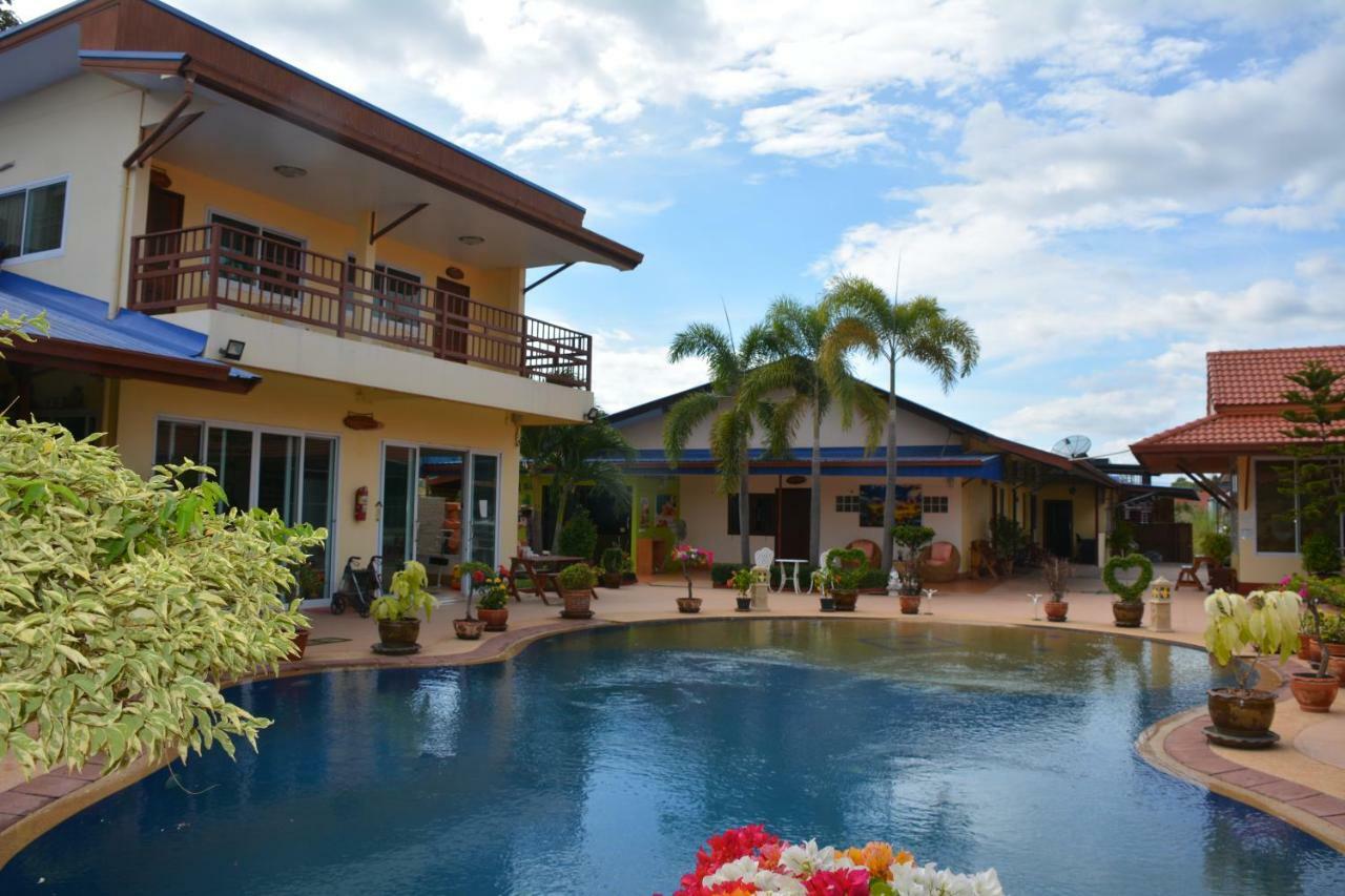 Baan Sabaijai Resort That Phanom 外观 照片